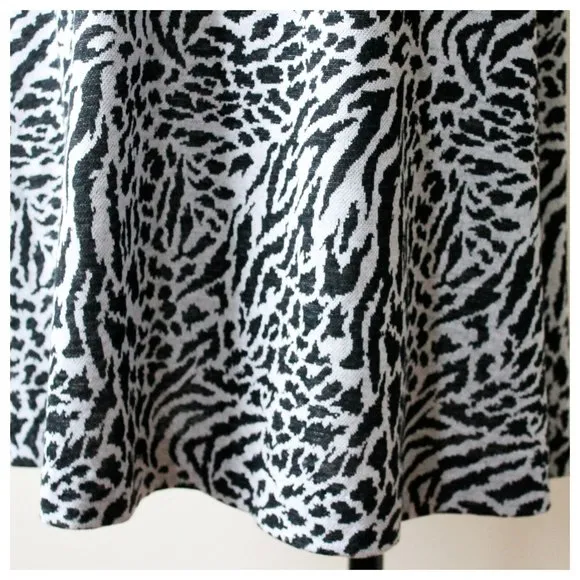 1980s Light Gray &amp; Black Zebra Animal Print Stretch Skirt | Vintage | 80s | VTG