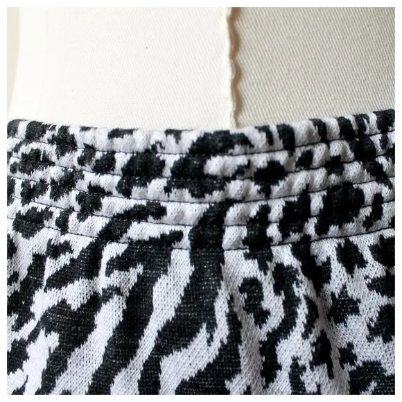 1980s Light Gray &amp; Black Zebra Animal Print Stretch Skirt | Vintage | 80s | VTG