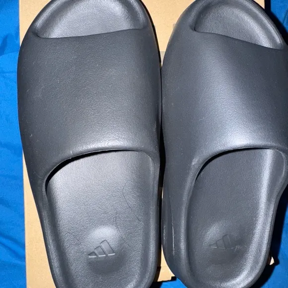 Adidas Yeezy Slide in Onyx