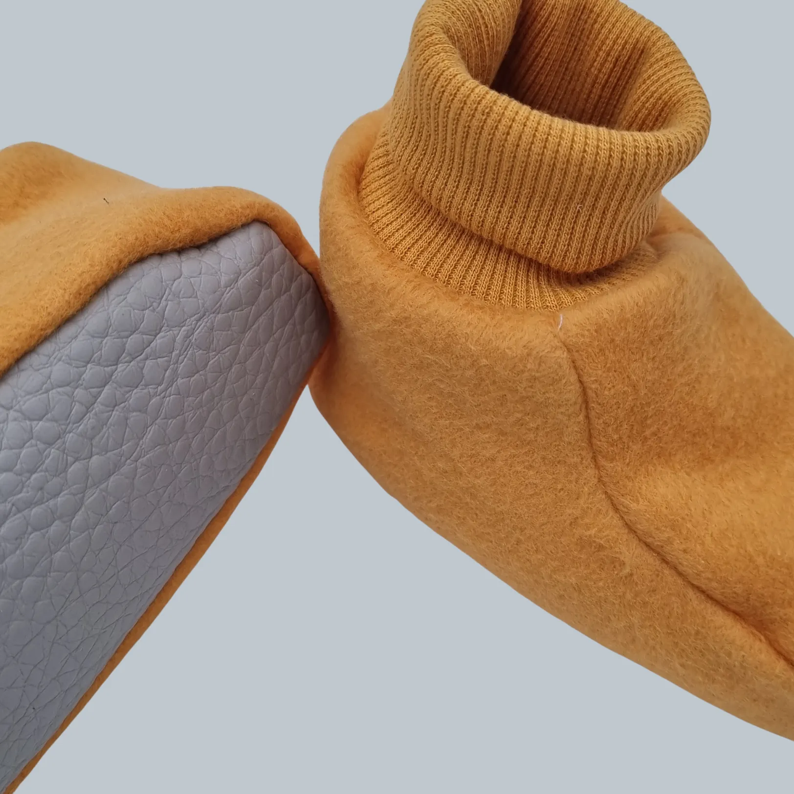 Adventurer Organic Fleece Booties Orange