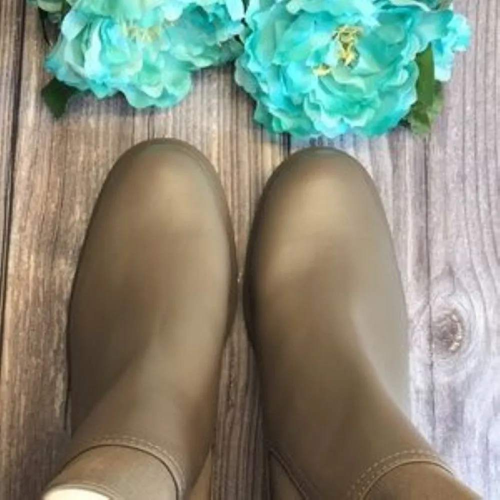ALFANI Tackoma Taupe Lug Booties 11M