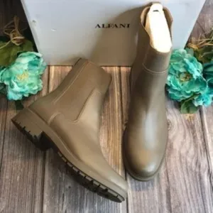 ALFANI Tackoma Taupe Lug Booties 11M