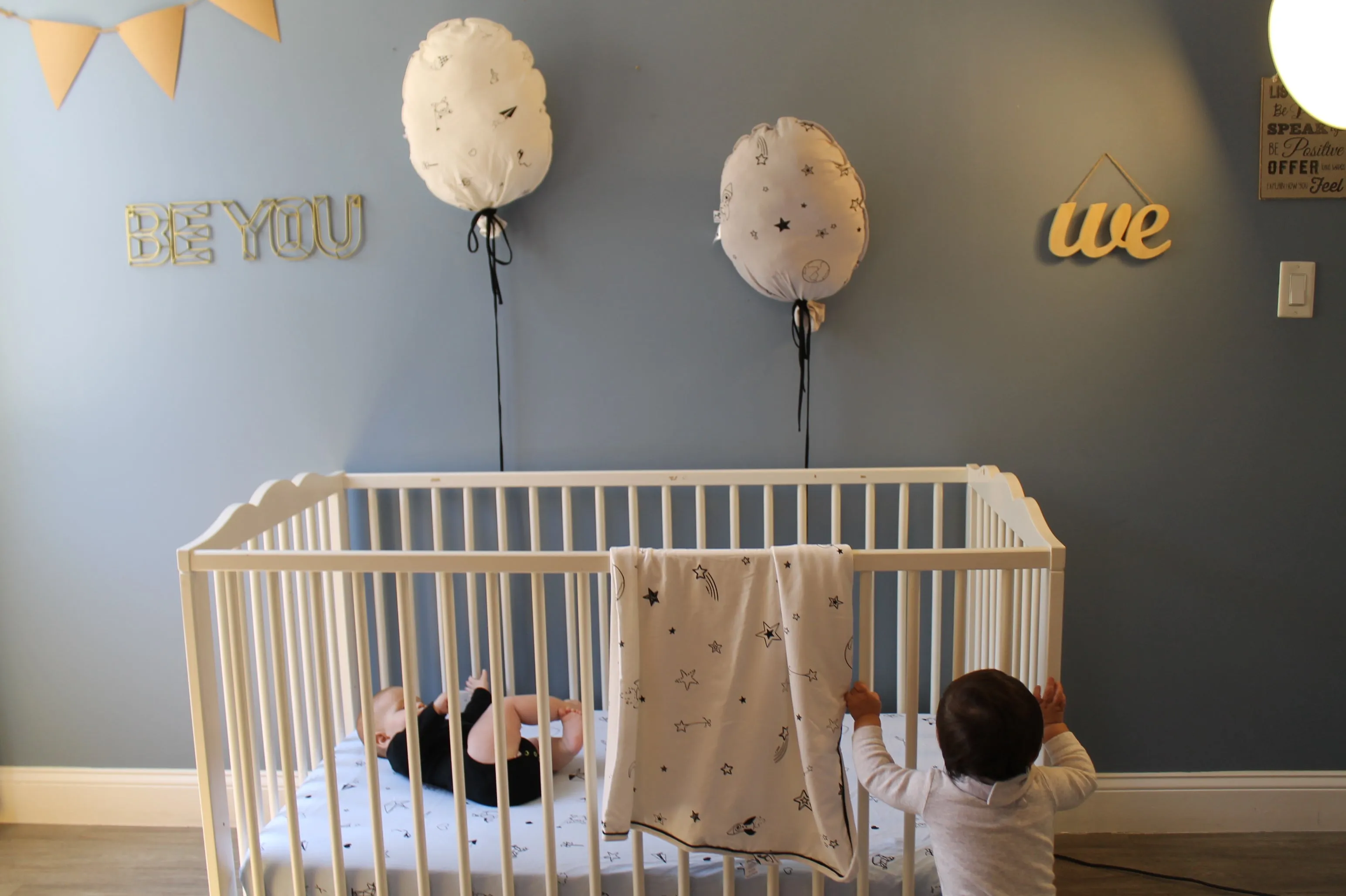 Balloon pillow- wall decoration