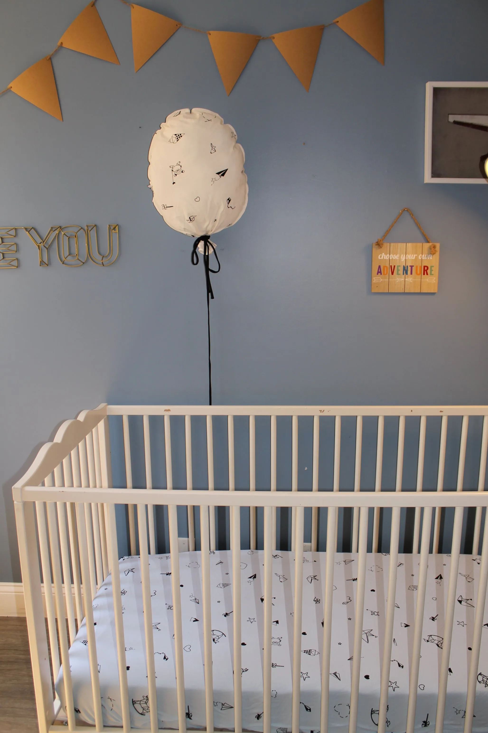 Balloon pillow- wall decoration