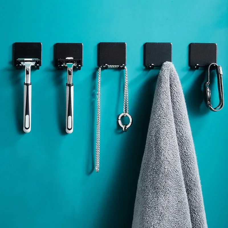 Black & Chic Metal Holder