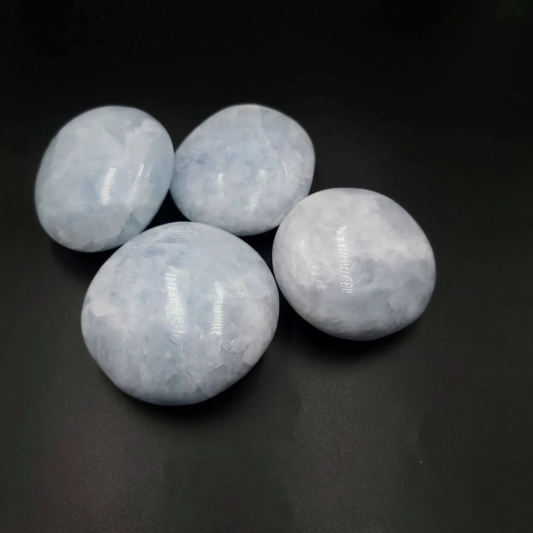 Celestite Palm Stone Gallet