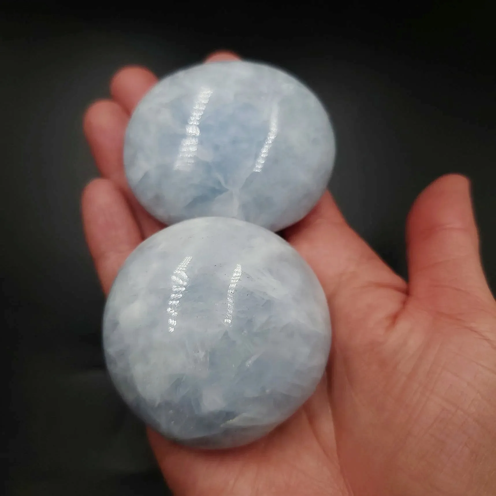 Celestite Palm Stone Gallet