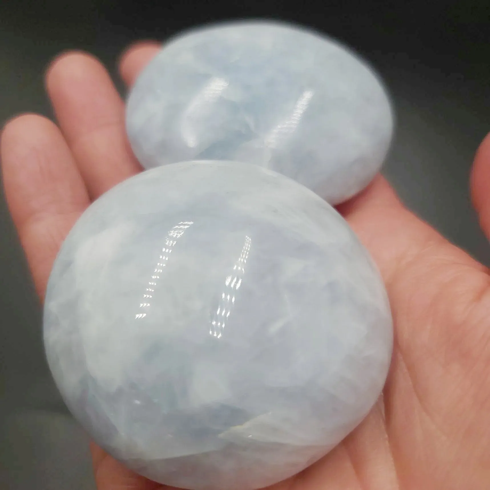 Celestite Palm Stone Gallet