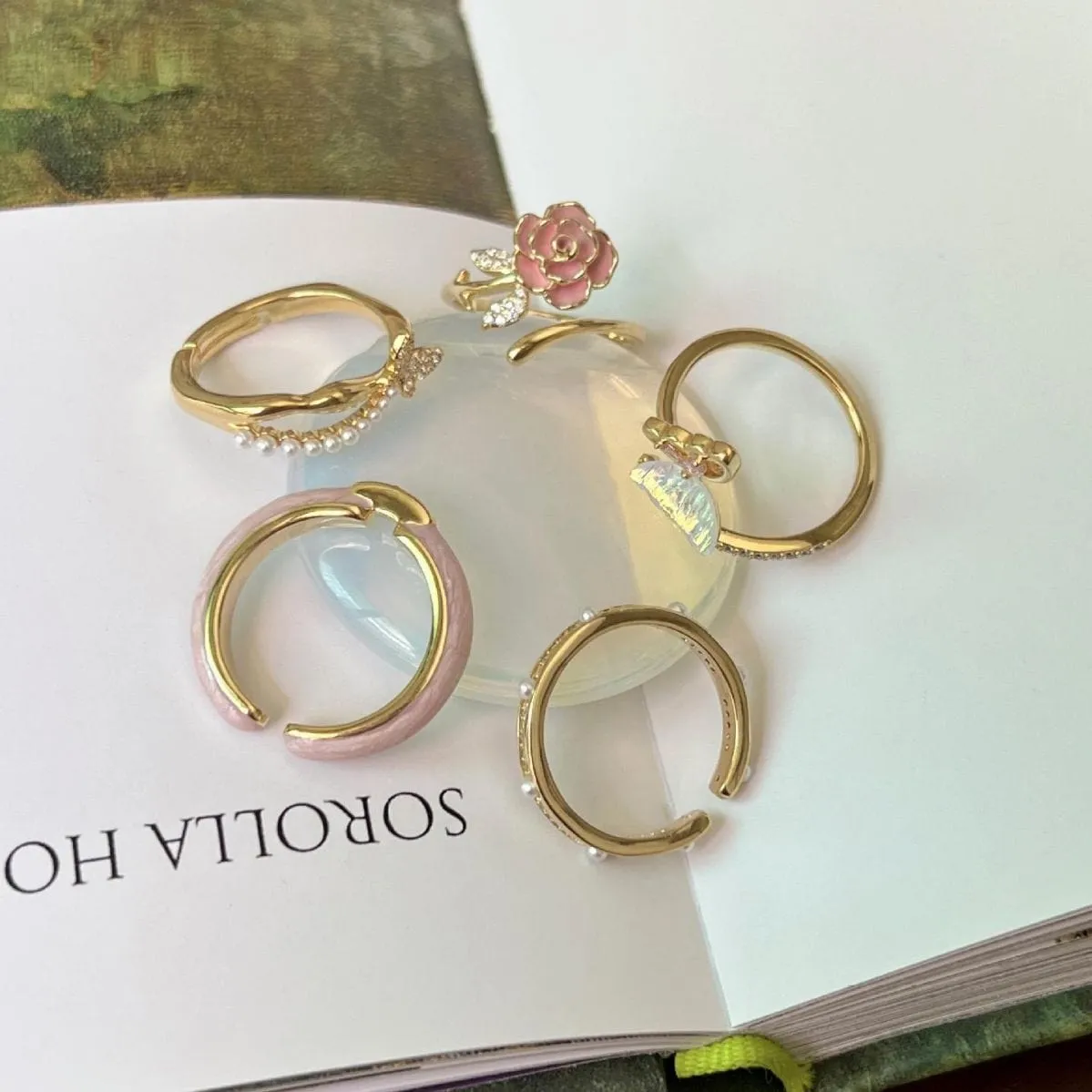 Chic Floral Butterfly Pearl Ring Set