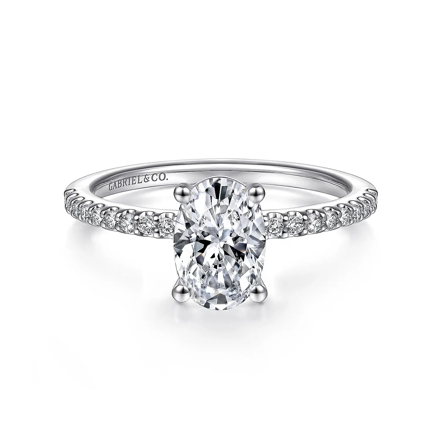 Chic Straight Oval Cut Diamond Engagement Ring Mounting