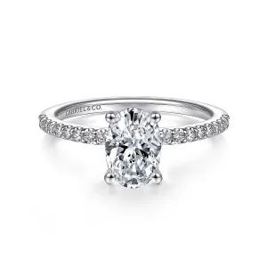 Chic Straight Oval Cut Diamond Engagement Ring Mounting