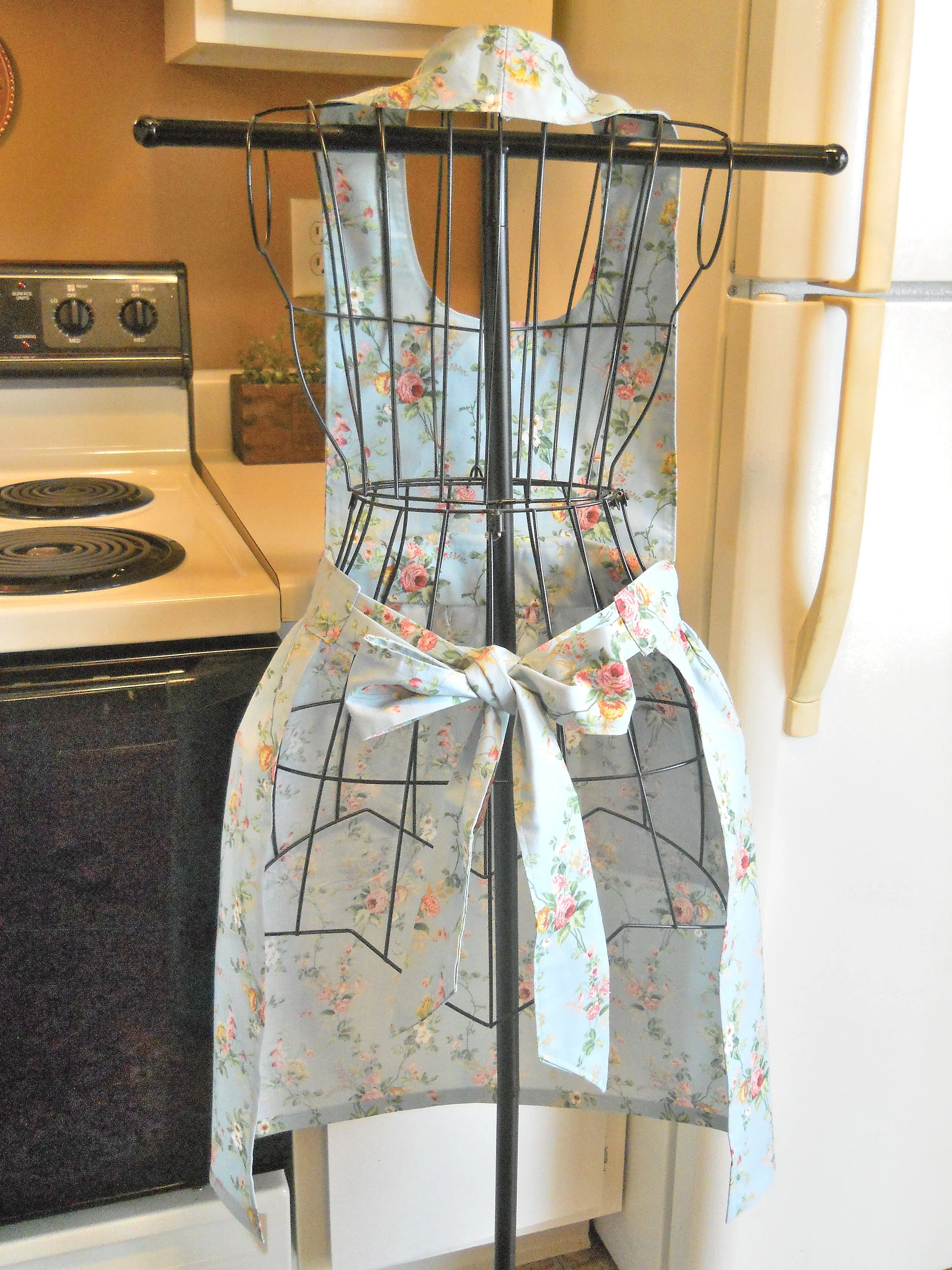 Cottage Chic Aqua and Pink Vintage Style Full Apron size Medium