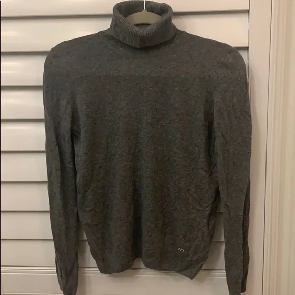 Escada turtle neck sweater