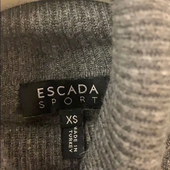 Escada turtle neck sweater