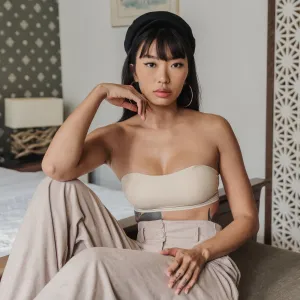 Essential Stylish Chic 2-Way Wireless Bandeau in Nude