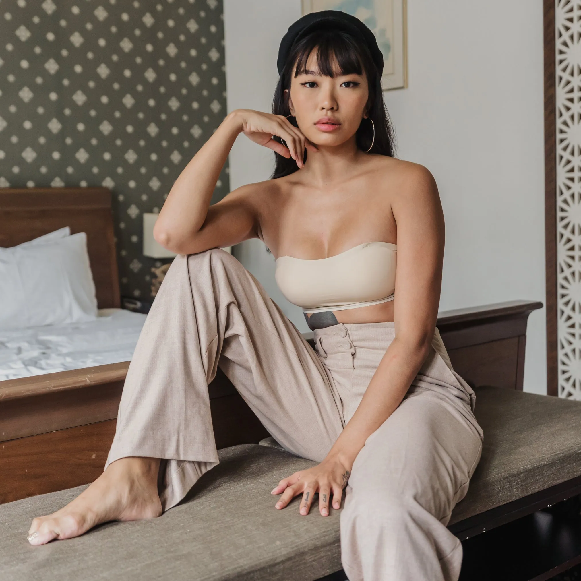 Essential Stylish Chic 2-Way Wireless Bandeau in Nude