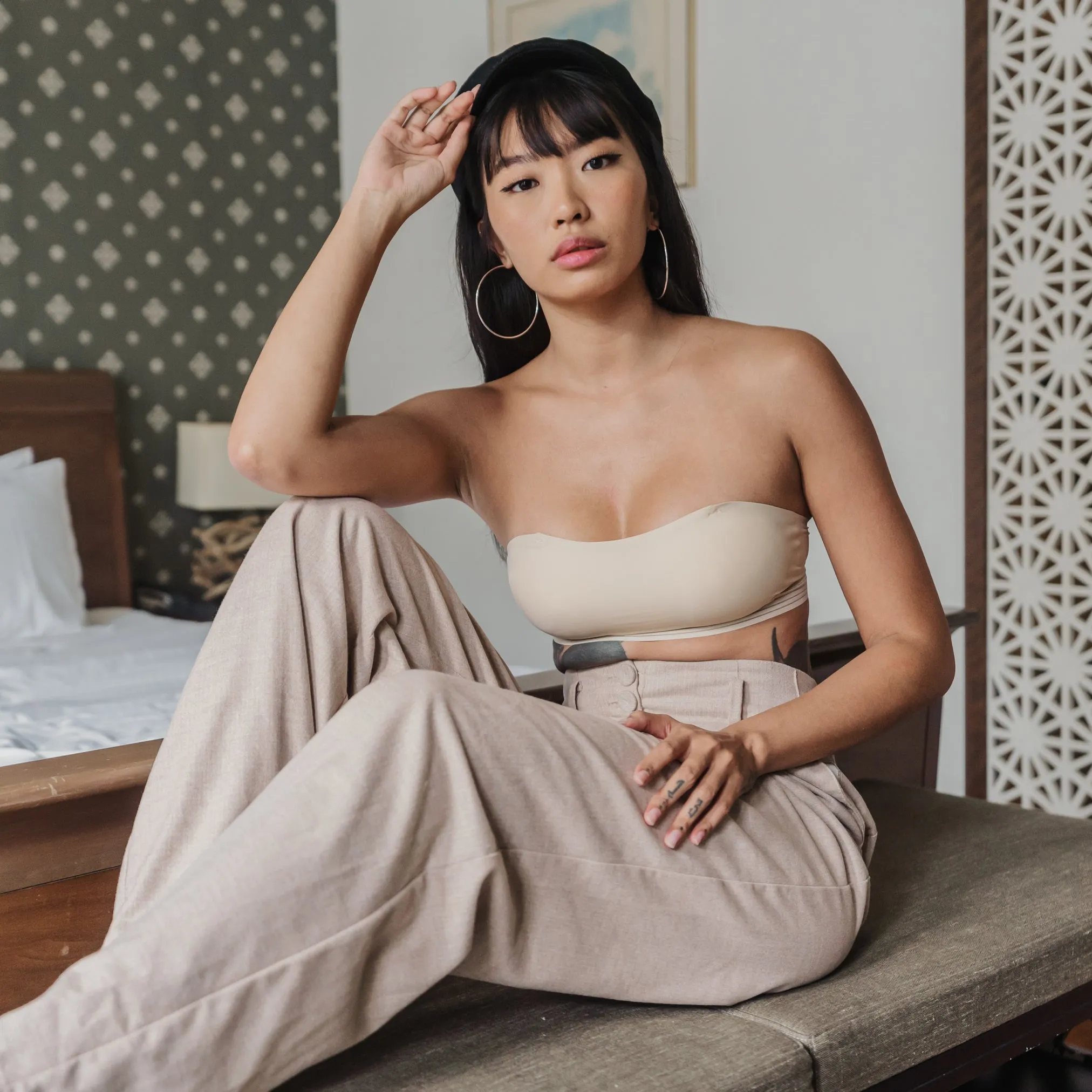 Essential Stylish Chic 2-Way Wireless Bandeau in Nude