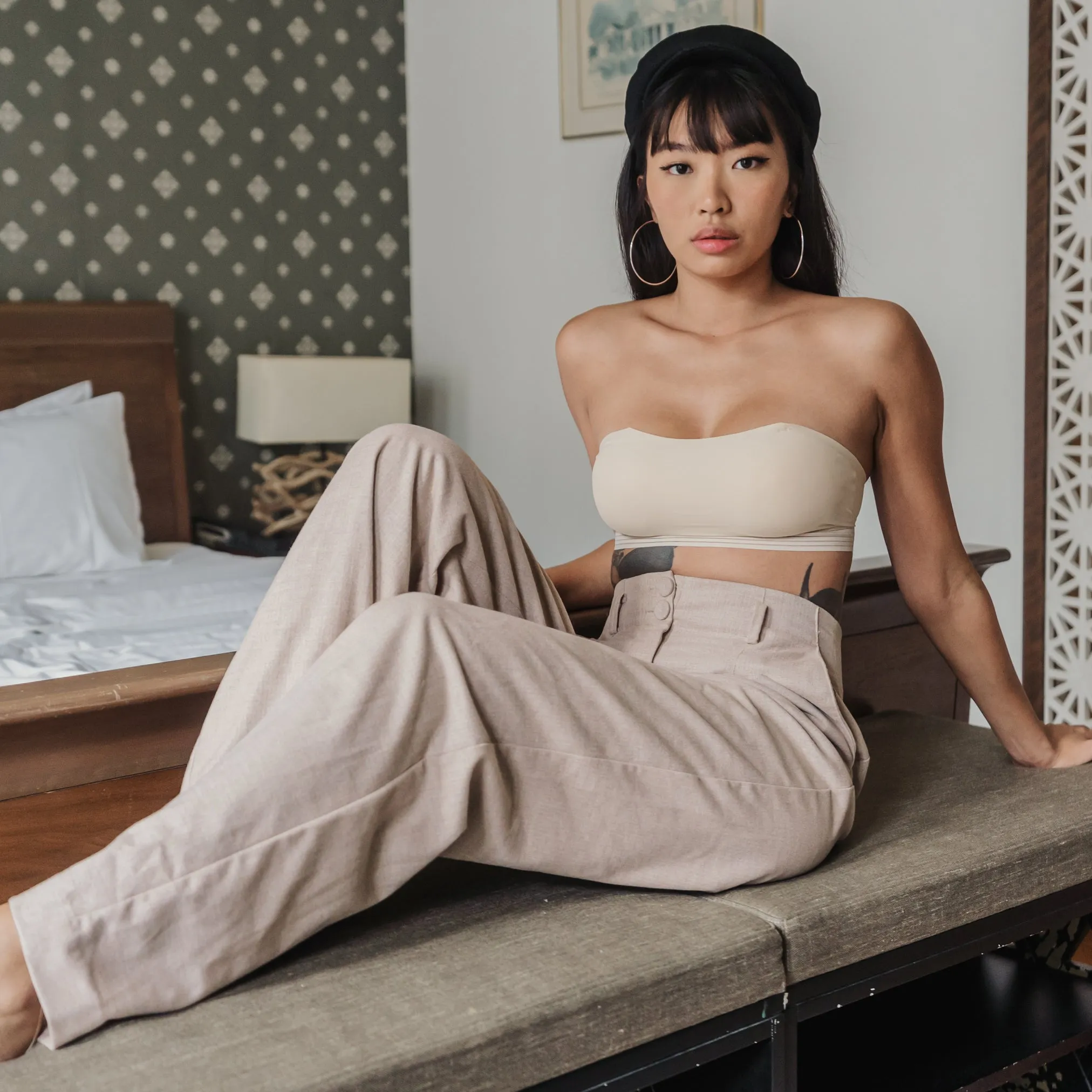Essential Stylish Chic 2-Way Wireless Bandeau in Nude