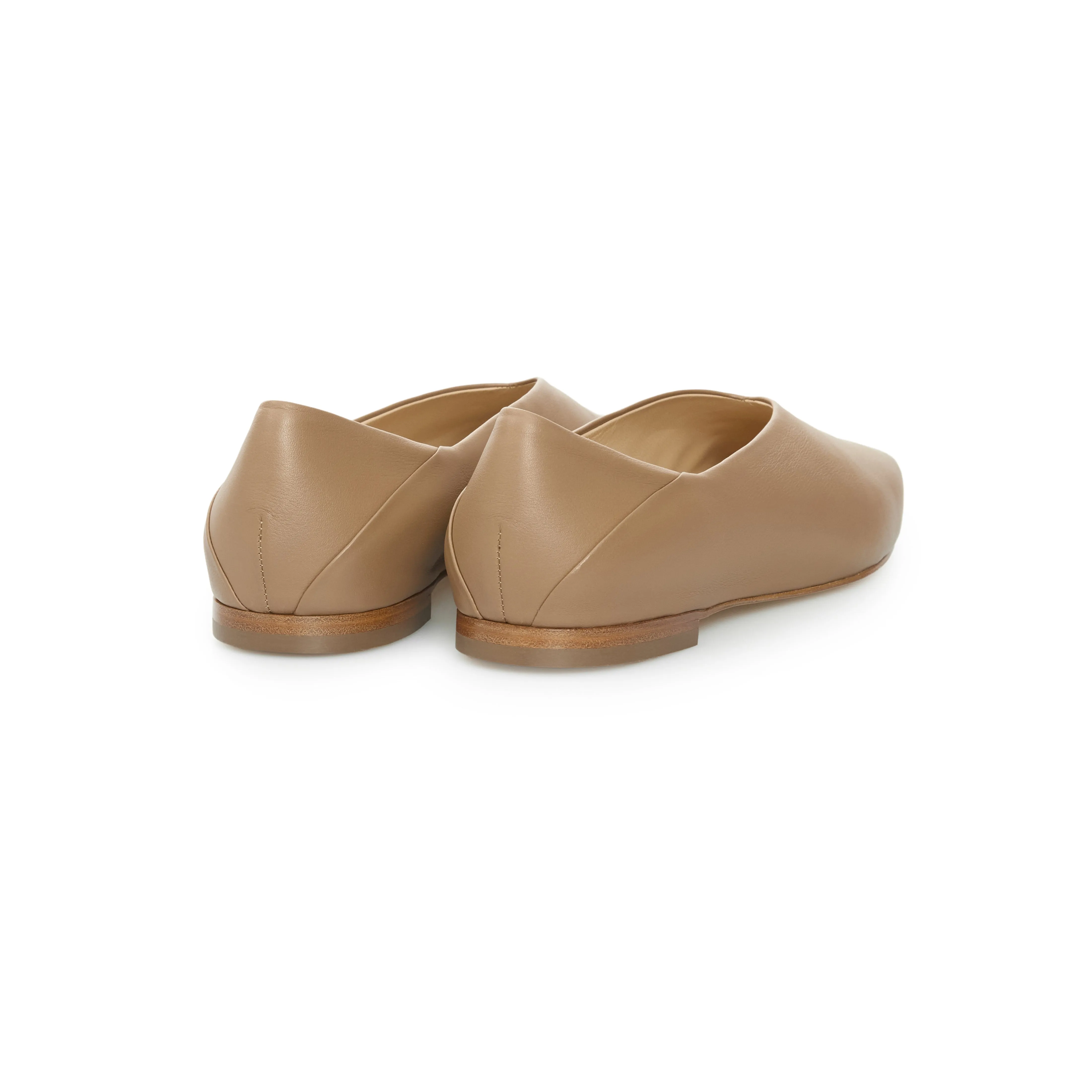 Flat shoes