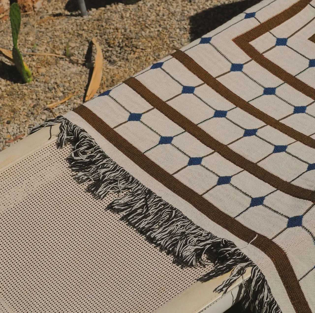 Lisboa - Woven Throw Blanket