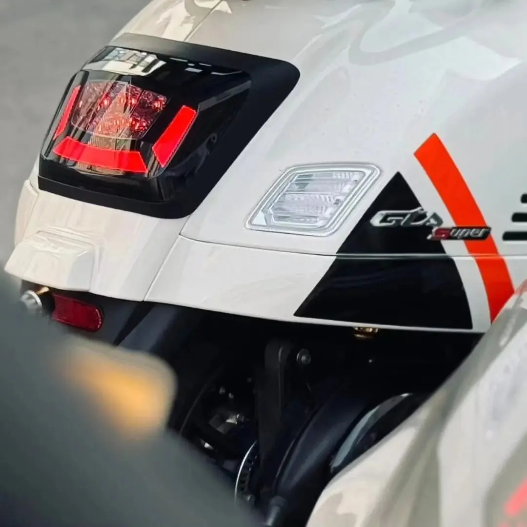 Rear Light ZELIONI | Vespa GTS/GTS Super/GTV 125-300ccm (2023-)