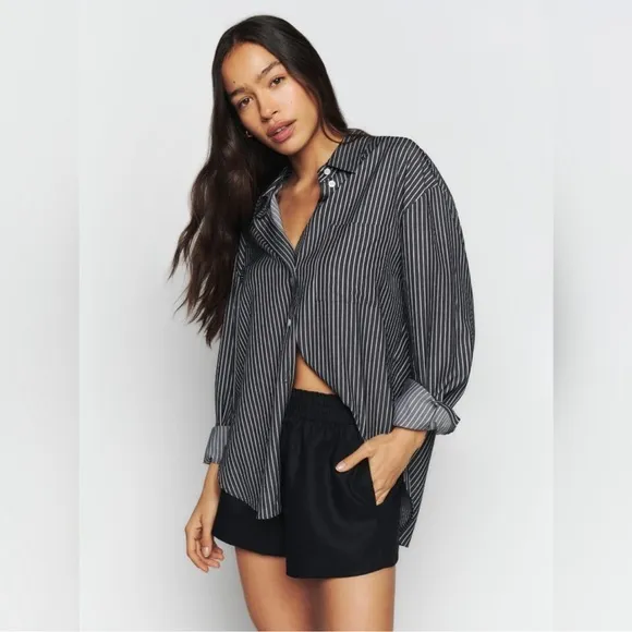 Reformation Mila 100% Linen Pull On Relaxed Short in Black size M