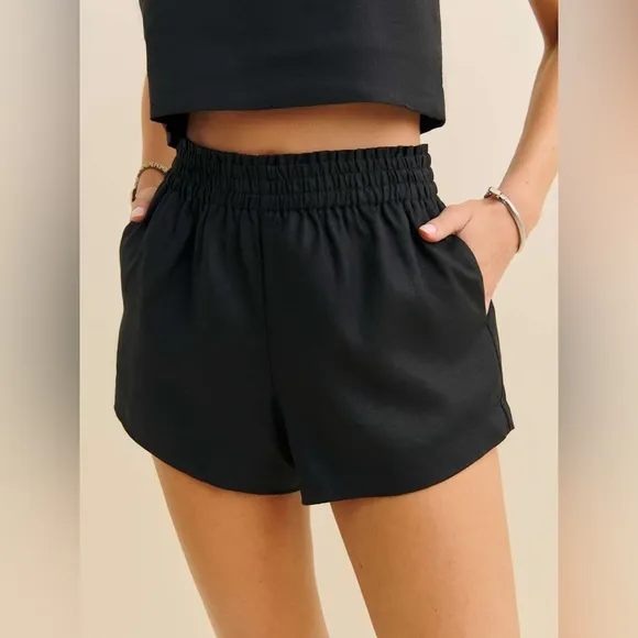 Reformation Mila 100% Linen Pull On Relaxed Short in Black size M