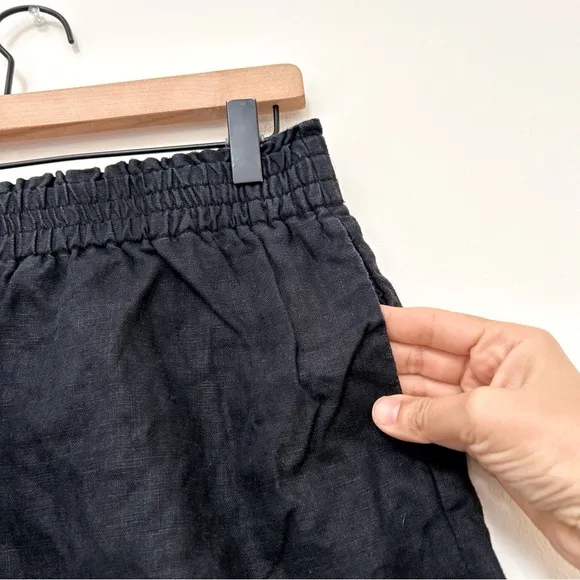Reformation Mila 100% Linen Pull On Relaxed Short in Black size M