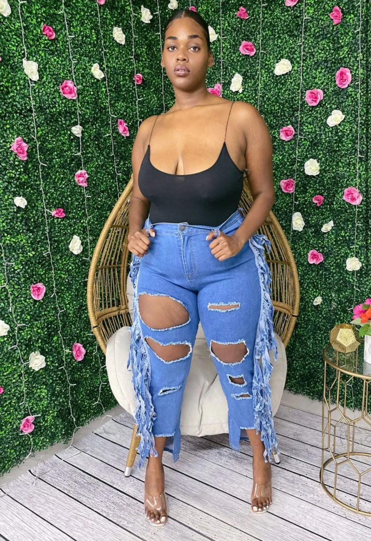 So Flirty Side Fringe Cut Out Jeans ‼️