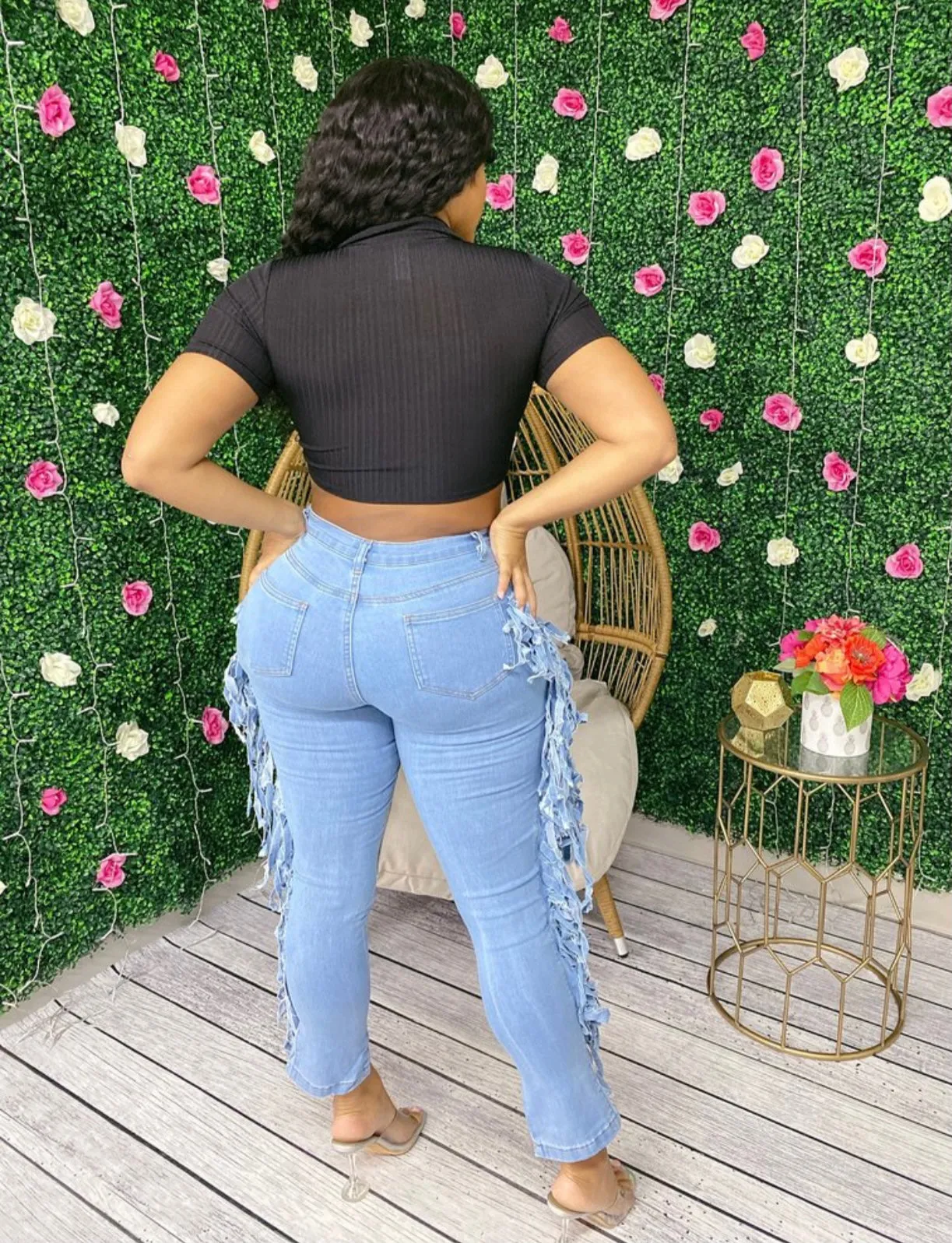 So Flirty Side Fringe Cut Out Jeans ‼️