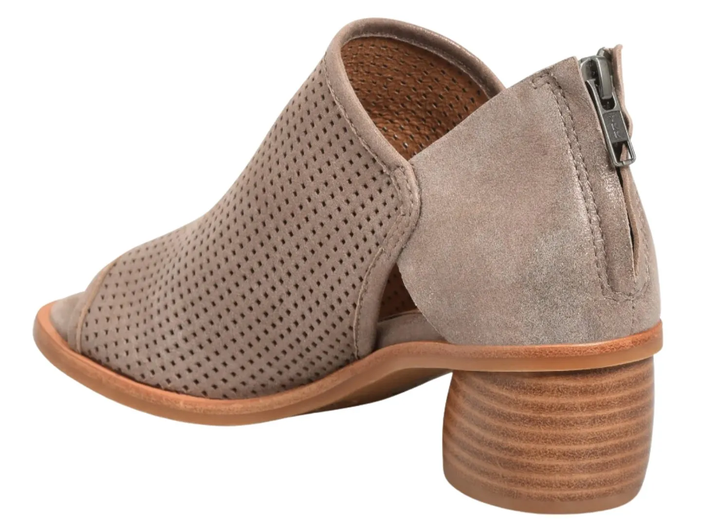 Sofft: Carleigh in Coffee Perforated
