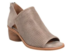 Sofft: Carleigh in Coffee Perforated