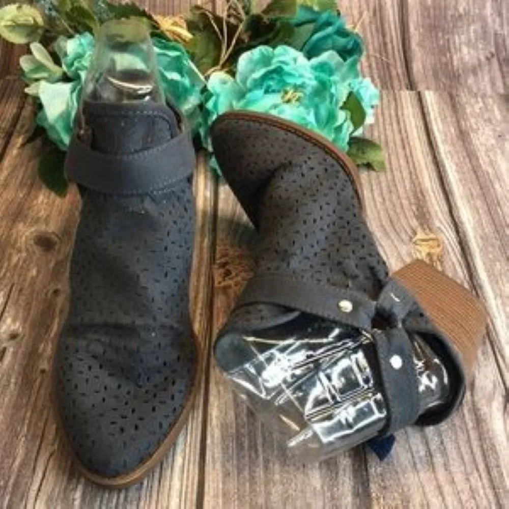SUGAR Temper Slate Blue Oile Booties 7.5M