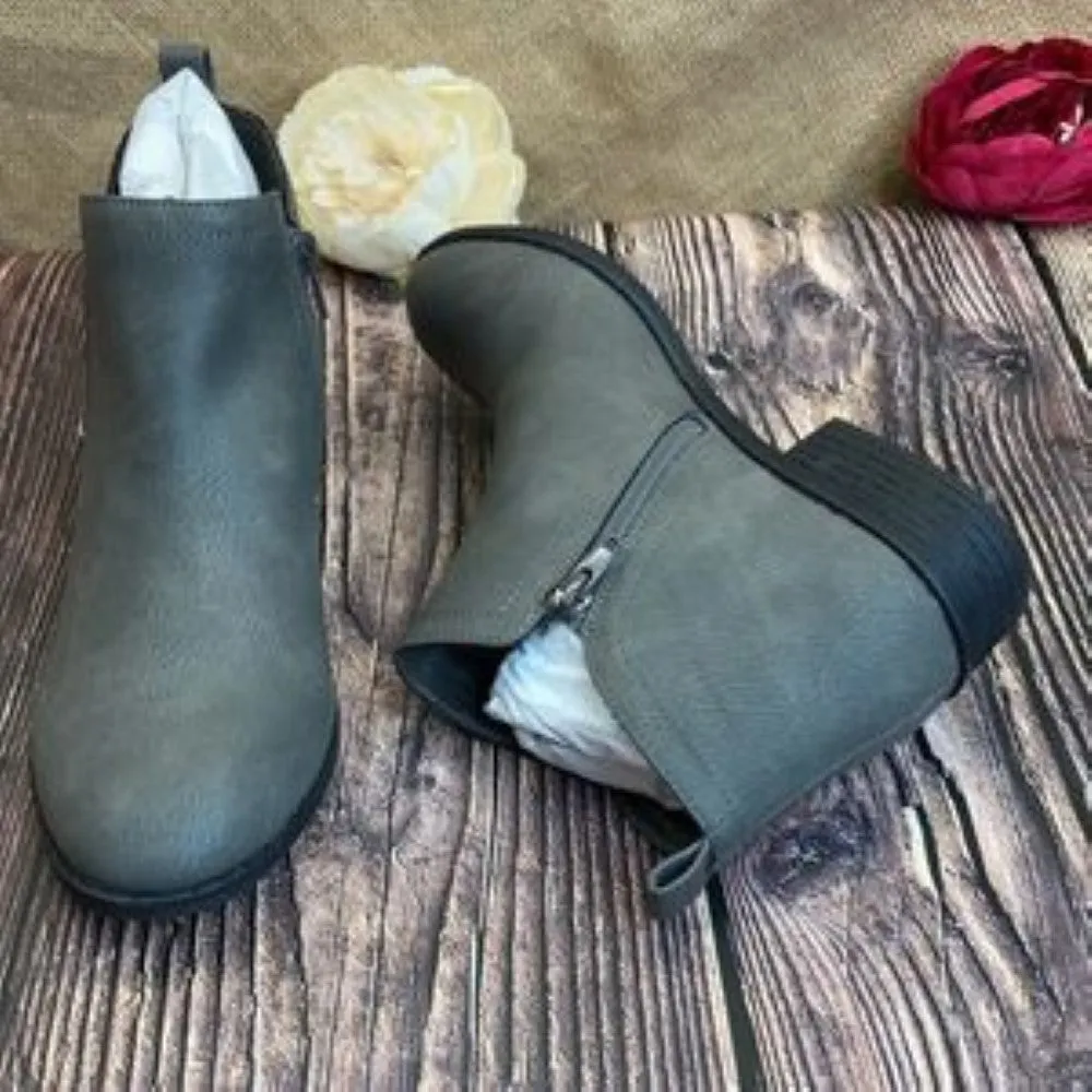 Sun   Stone Gray Cadee Ankle Booties 10