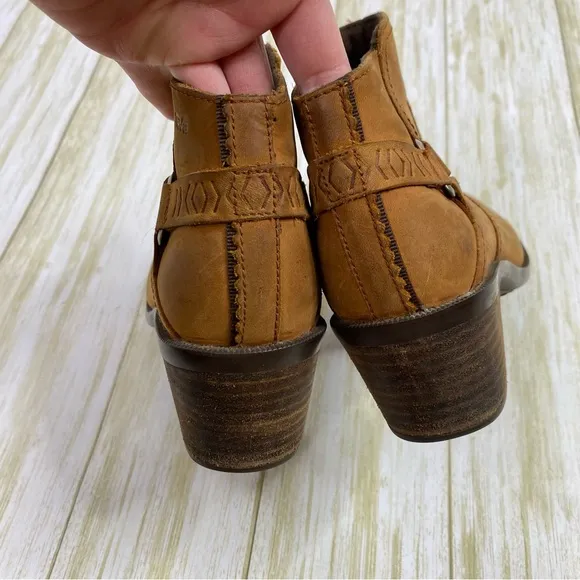 Teva Foxy Tan Brown Waterproof Leather Ankle Booties