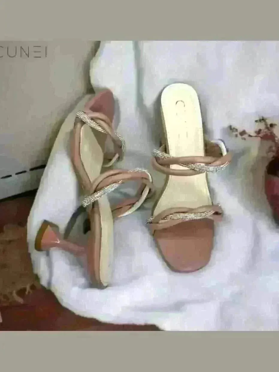 Twist in Tan Heels