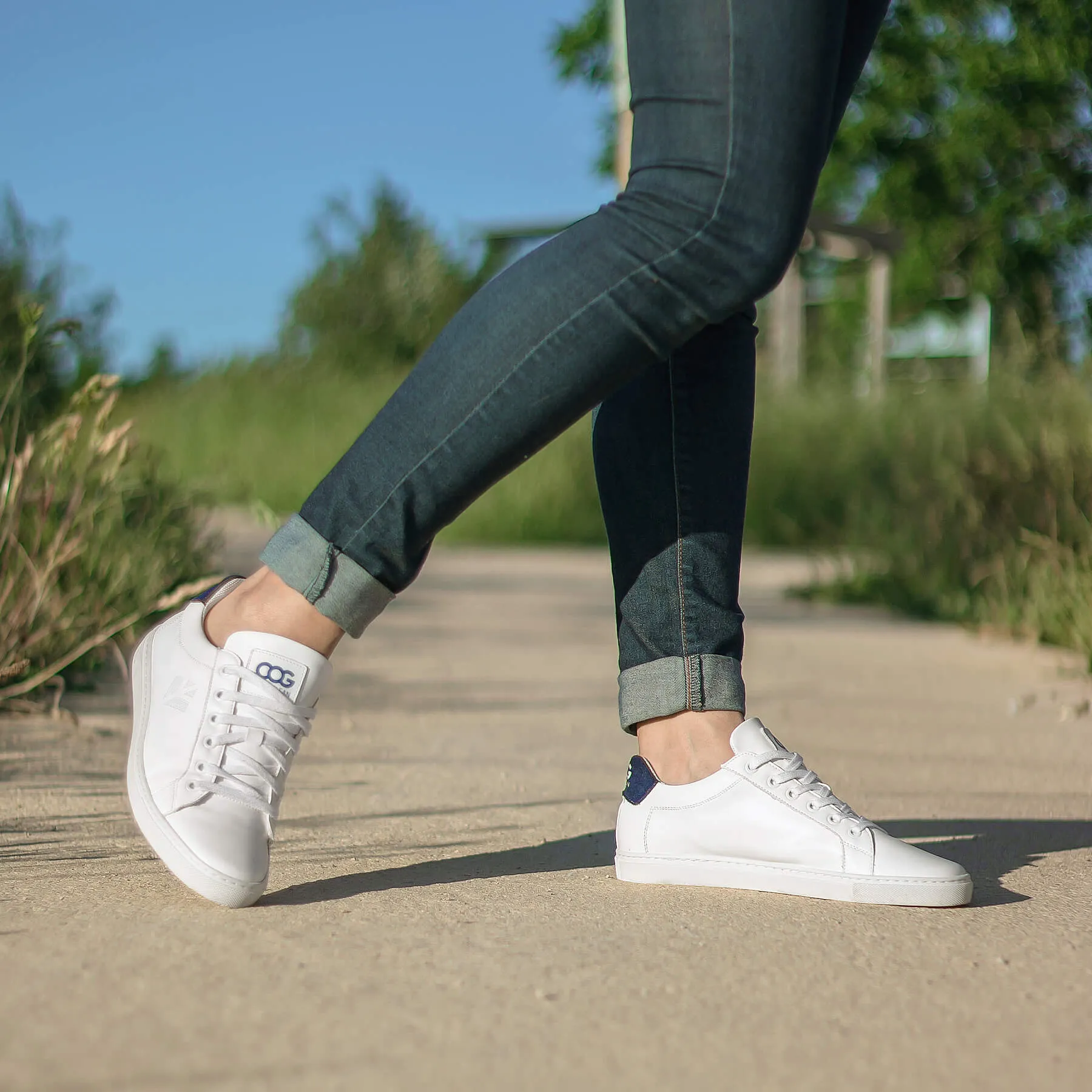 Winton Unisex Vegan Sneakers | White & Blue